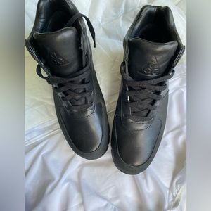 Nike Goterra Sneakers